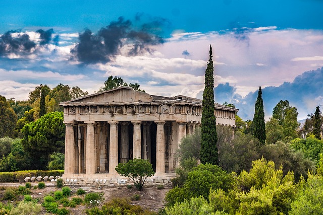 חופשה במלון יוקרה באתונה היא חוויה מרהיבה שמשלבת את היוקרה המודרנית עם ההיסטוריה העתיקה